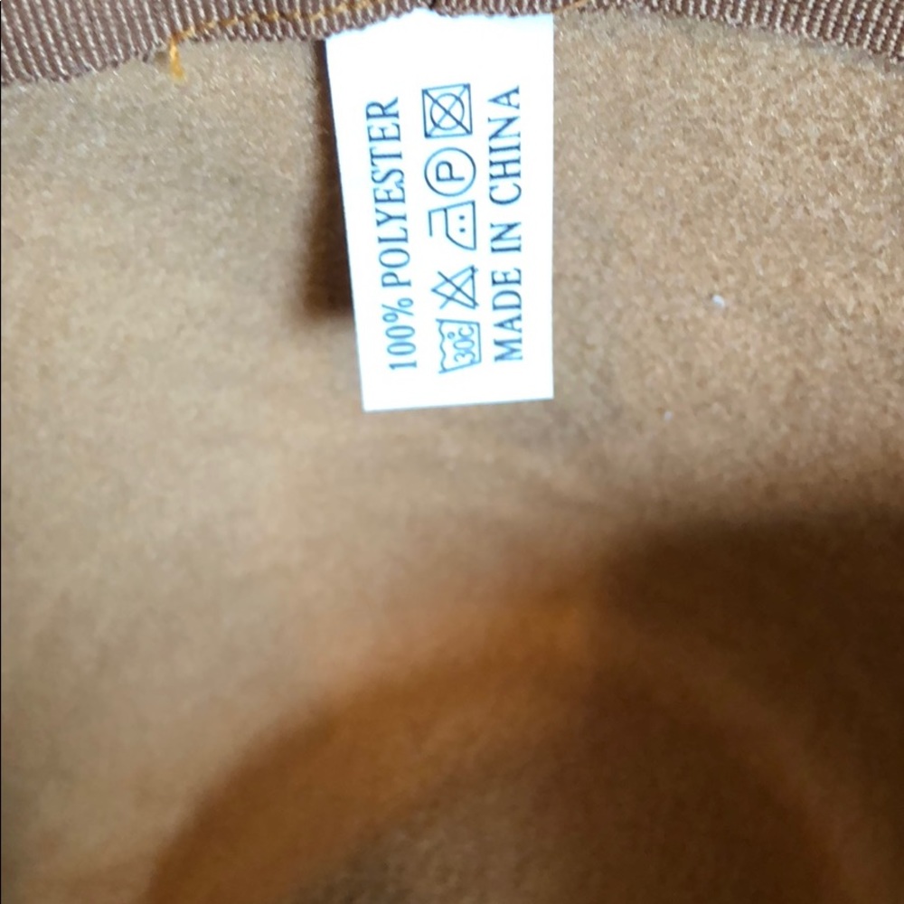 Circle brimmed hat with cute buckle strap 🤠 - Picture 4 of 4